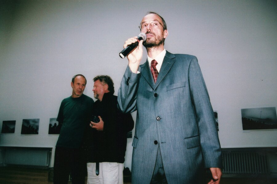 Zahajeni vystavy Antonin Kratochvil retrospektiva 2005, zleva C.Suska, A.Kratochvil, R.Horacek, foto: Michaela Dvorakova